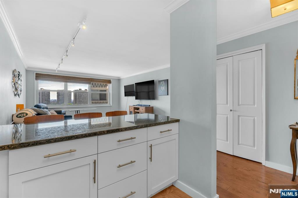 Nice flow from kitchen to living room