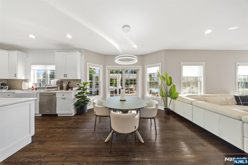 72 Colonial Woods Drive — photo 4