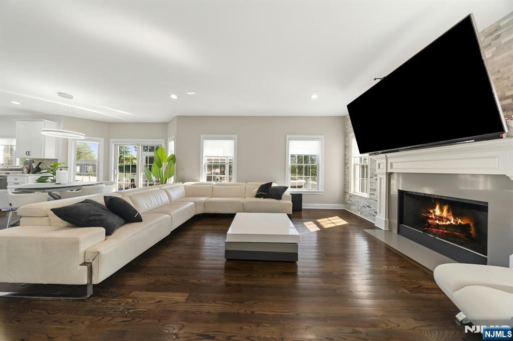 72 Colonial Woods Drive — photo 7