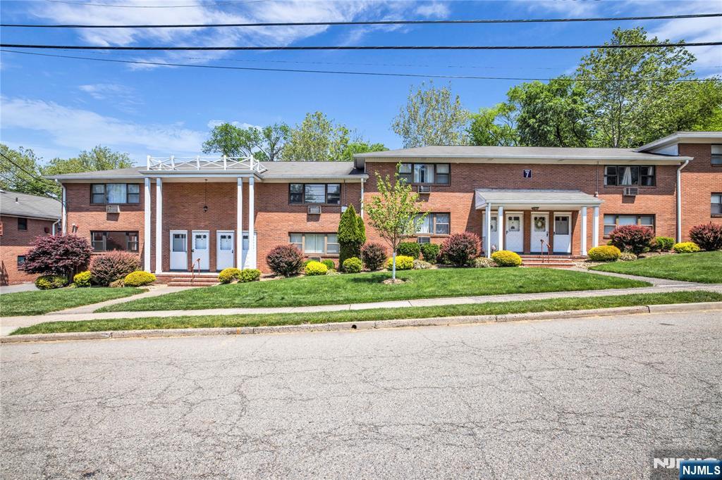 Homes for sale in Little Falls, NJ | 7 Colonial Dr #7L, Little Falls, NJ 07424 | MLS# 26018531