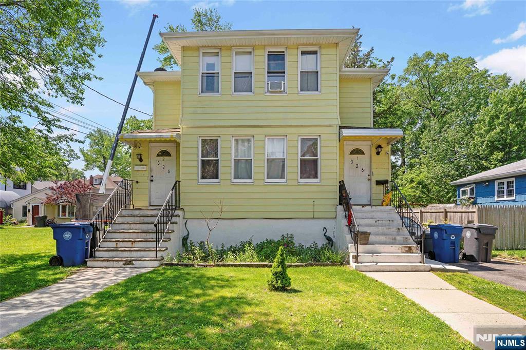 326 Howland Avenue - Photo 3