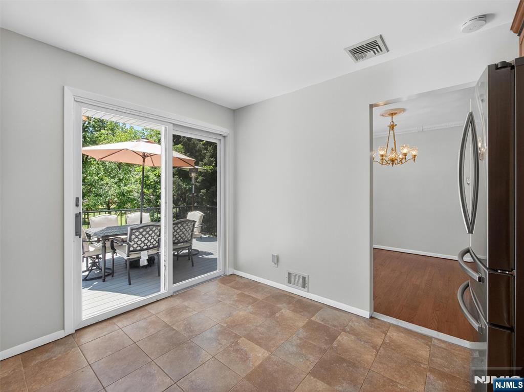 7 Willow Brook Road