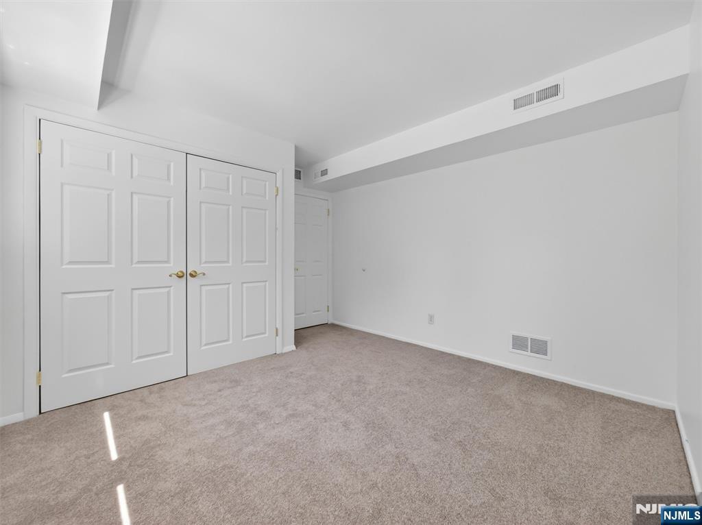 7 Willow Brook Road