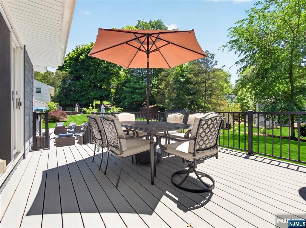 7 Willow Brook Road