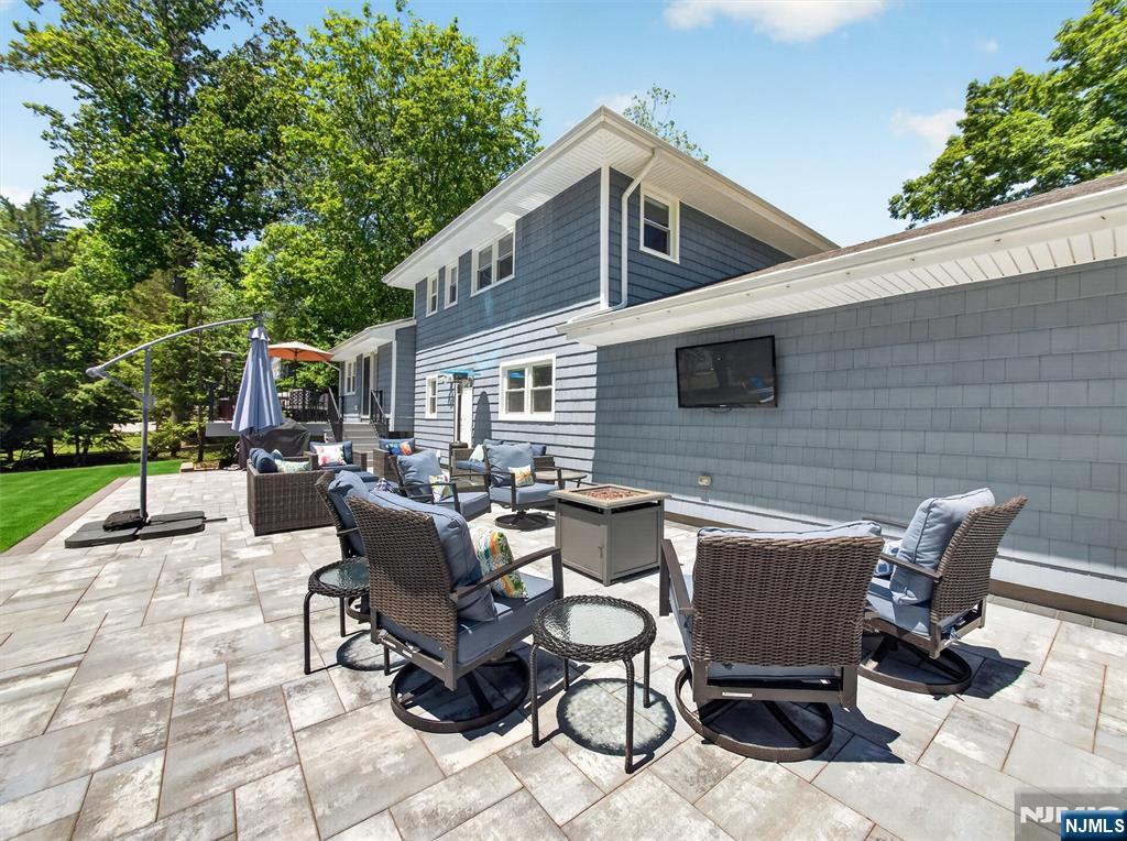 7 Willow Brook Road