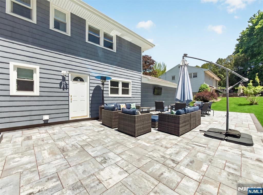 7 Willow Brook Road