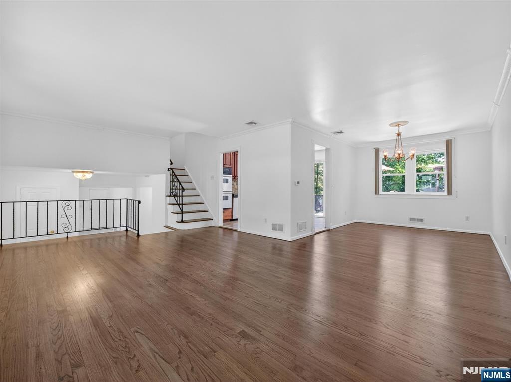 7 Willow Brook Road