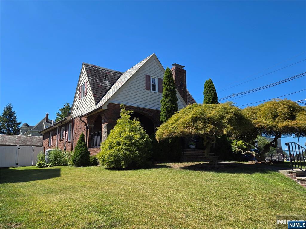 304 Henry Street