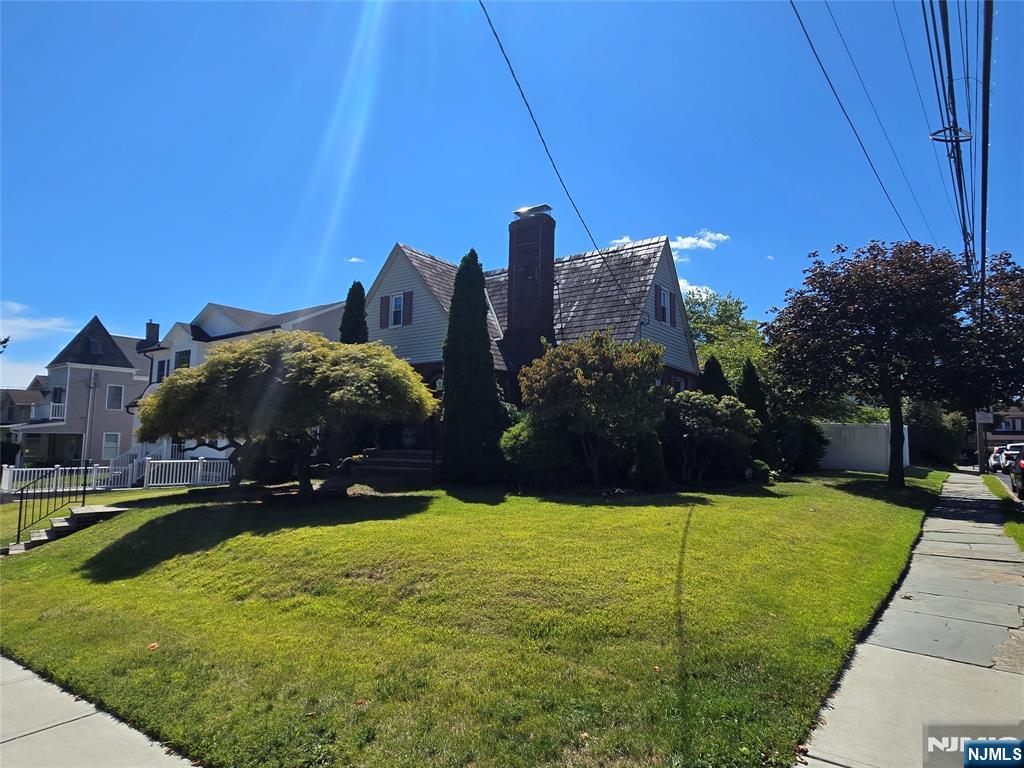 304 Henry Street