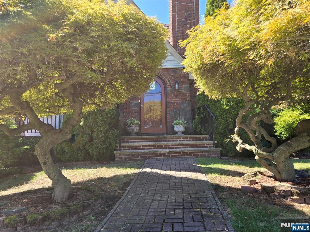 304 Henry Street