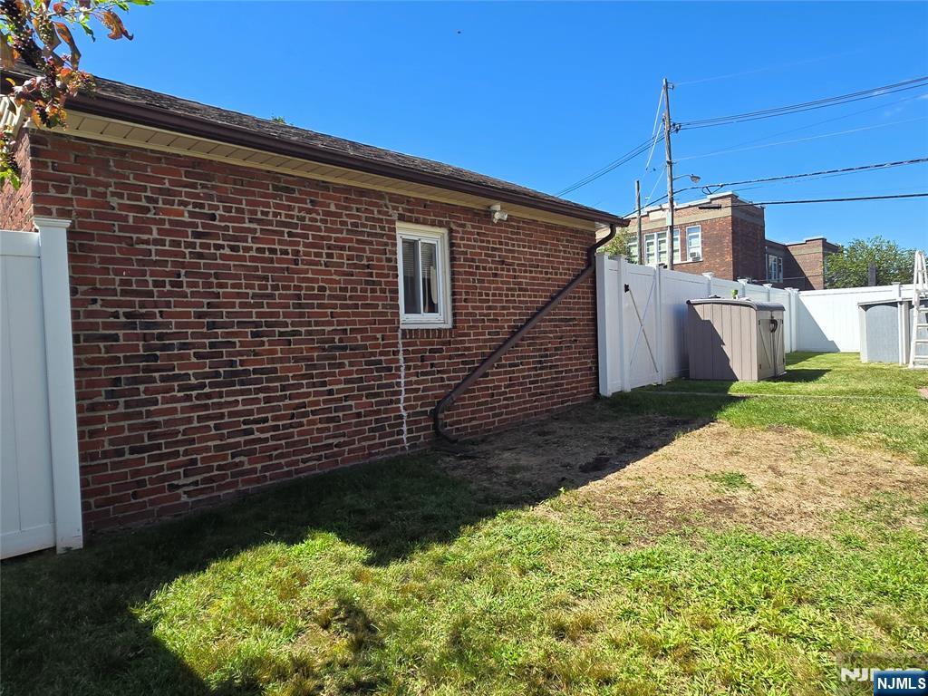 304 Henry Street