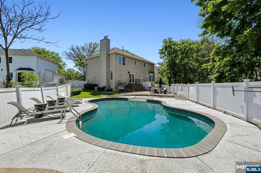 745 Gettysburg Place, Paramus, NJ 07652 Listing Photo  40