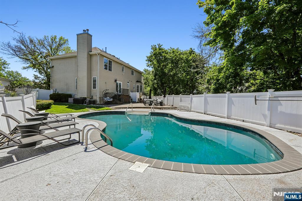 745 Gettysburg Place, Paramus, NJ 07652 Listing Photo  41