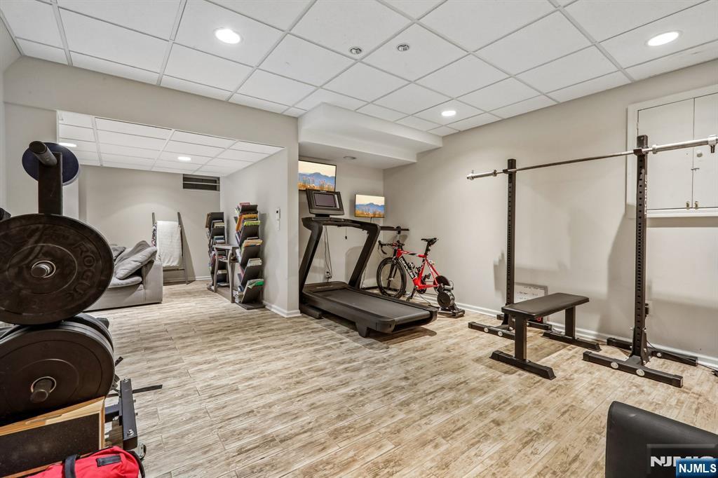 745 Gettysburg Place, Paramus, NJ 07652 Listing Photo  42