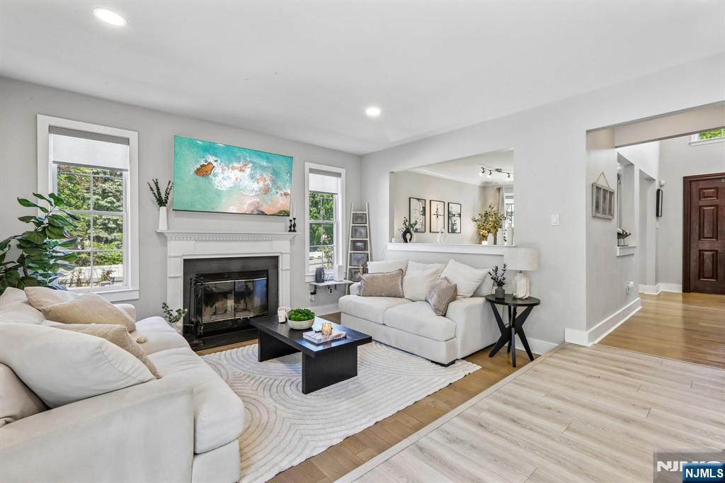 745 Gettysburg Place, Paramus, NJ 07652 Listing Photo  9