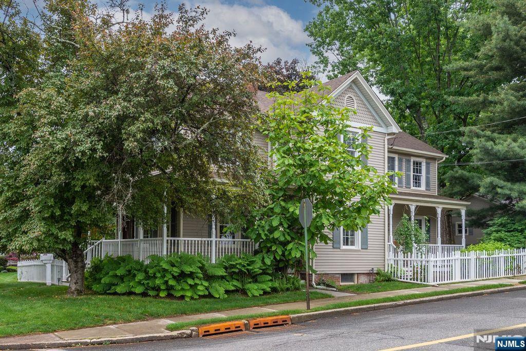66 Hillside Avenue - Photo 5