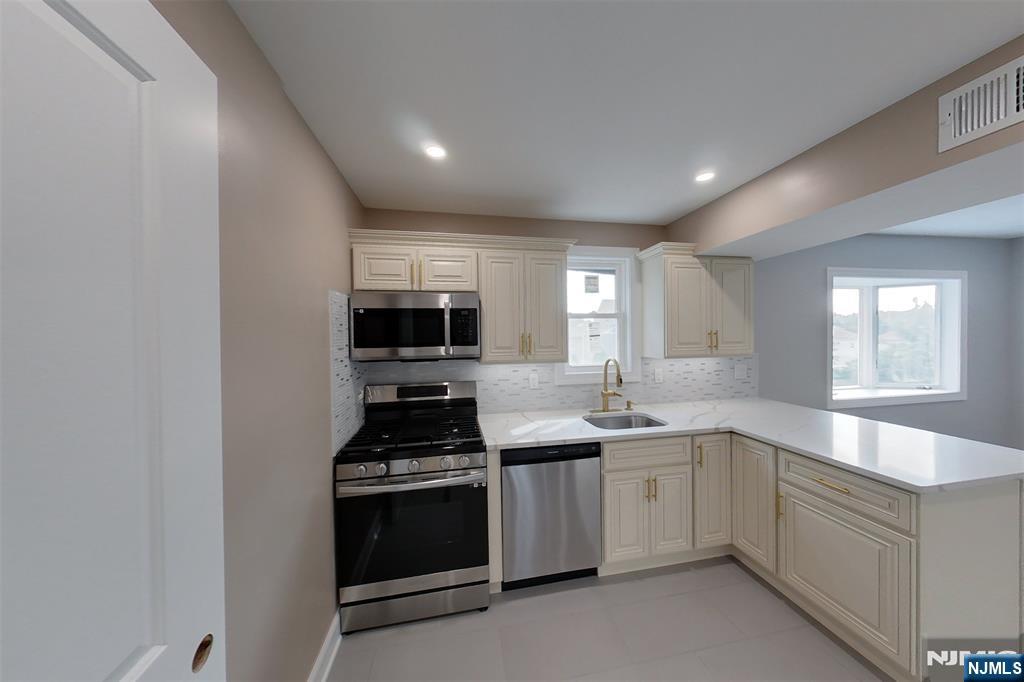 262 Main Street - Photo 3