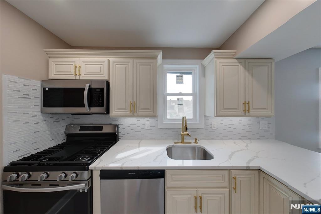 262 Main Street - Photo 4