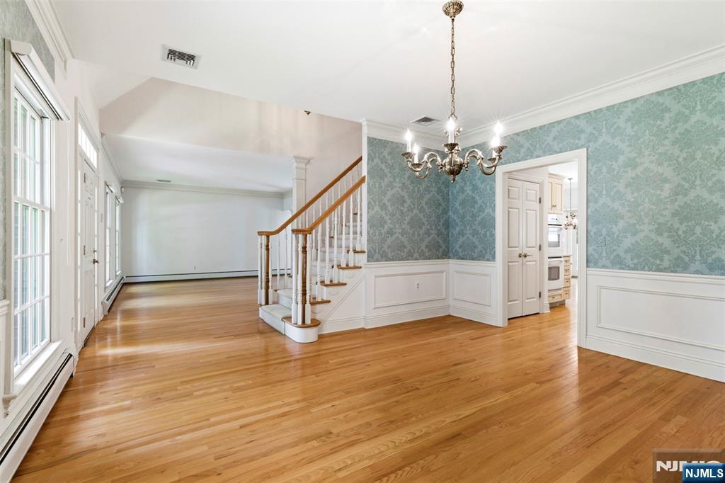 7 Alex Court - Photo 2