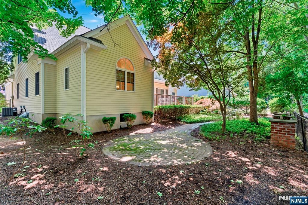 7 Alex Court — photo 41