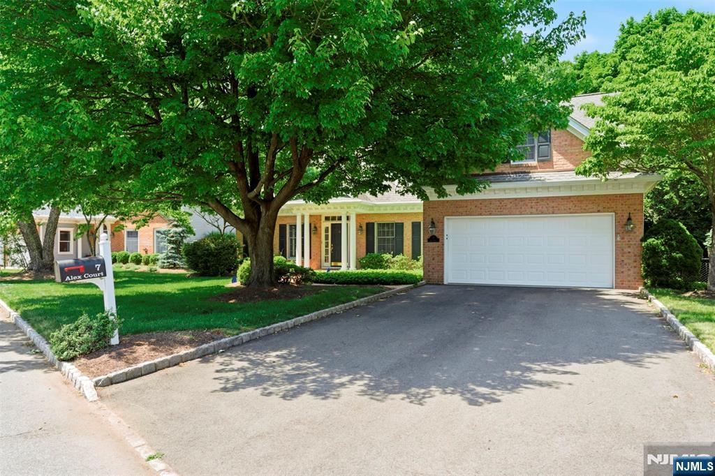 Homes for sale in Wyckoff, NJ | 7 Alex Ct, Wyckoff, NJ 07481 | MLS# 26018575