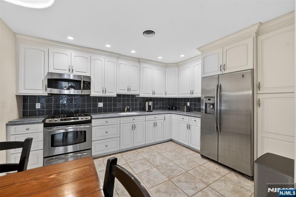 416 Bromley Place 416C - Photo 3