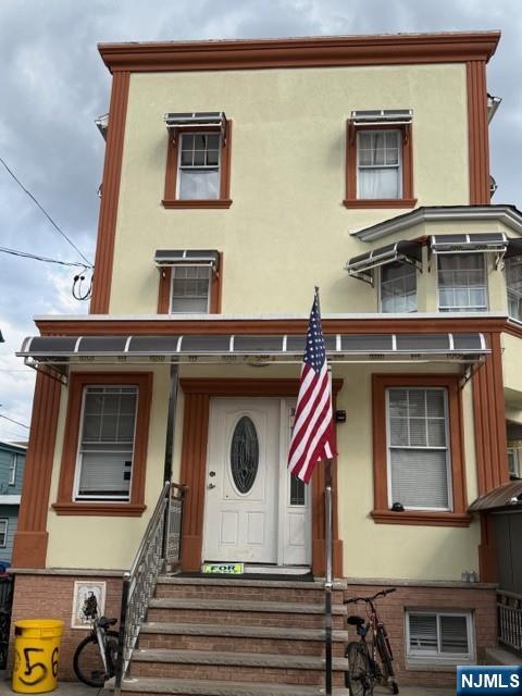 56 Hamilton Avenue - Photo 1