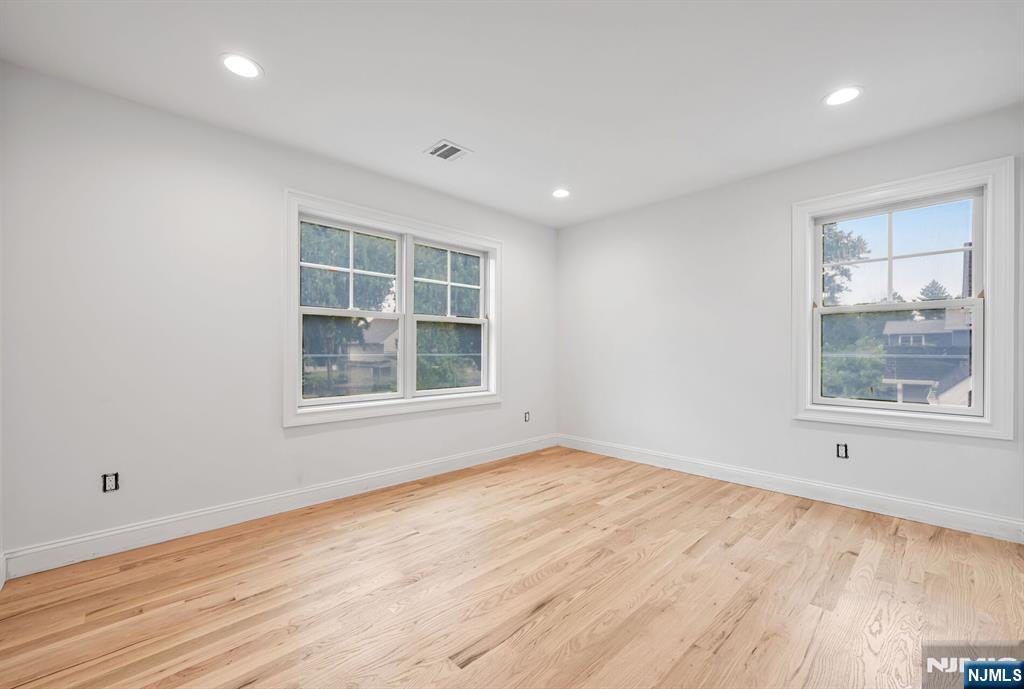 36 Albert Avenue — photo 21