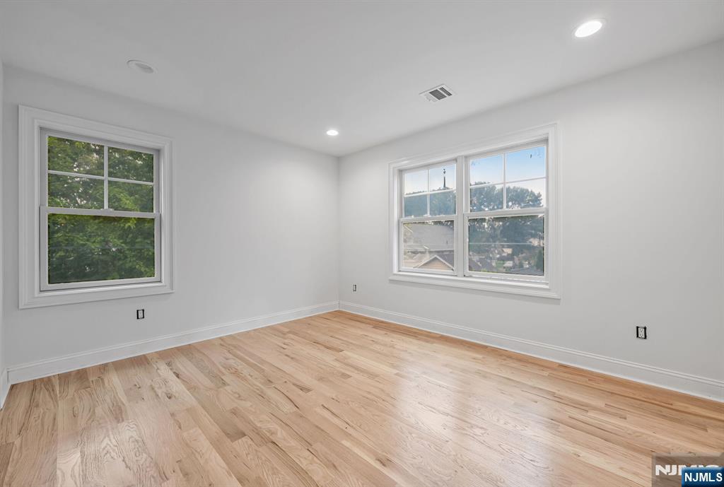 36 Albert Avenue — photo 23