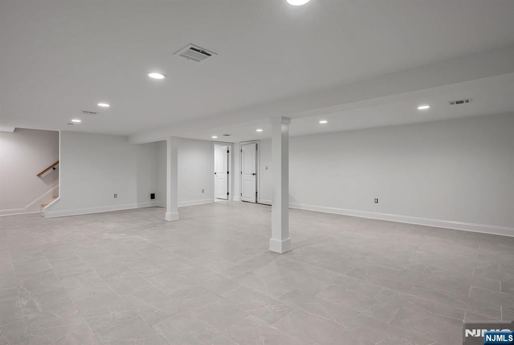 36 Albert Avenue — photo 32