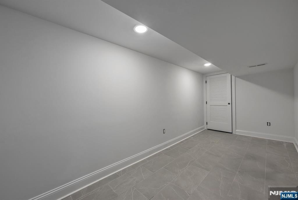 36 Albert Avenue — photo 33