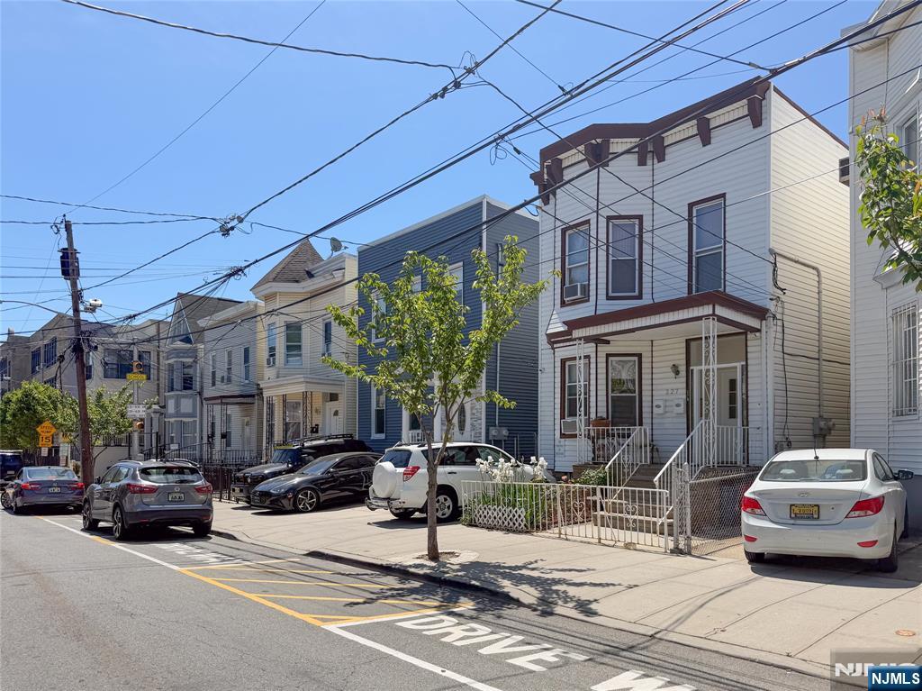 227 46th Street - Photo 4