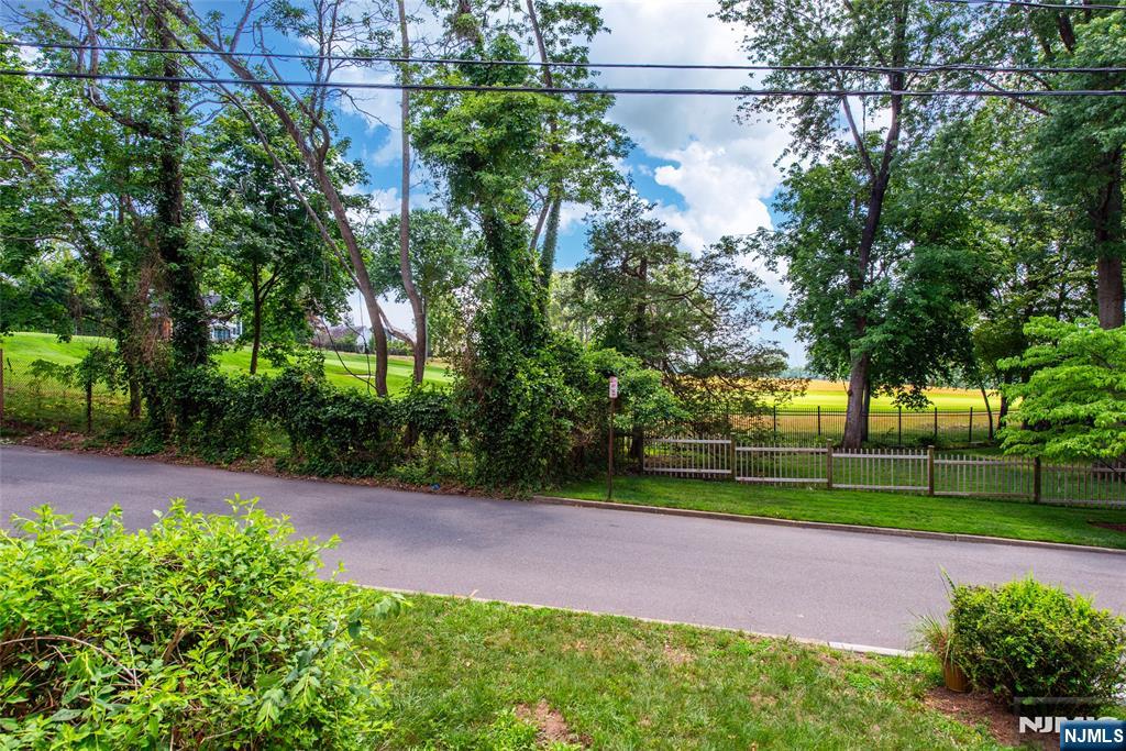 107 Highland Avenue - Photo 4