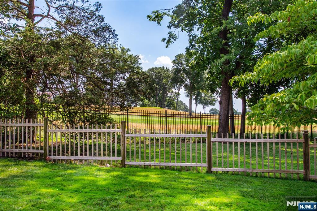 107 Highland Avenue - Photo 5