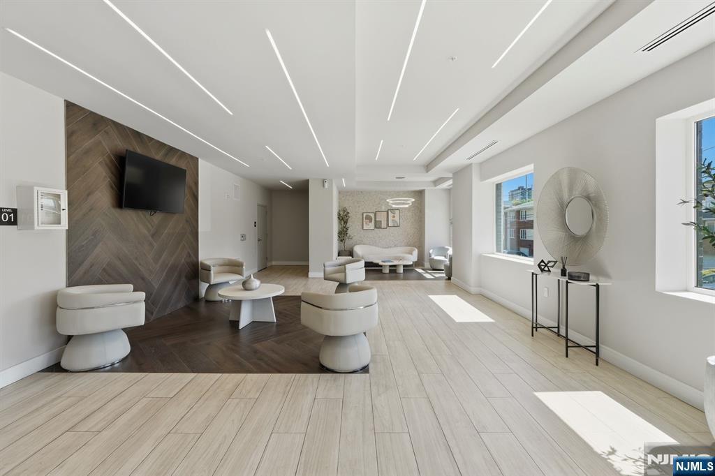 1435 10th Street 401 - Photo 3