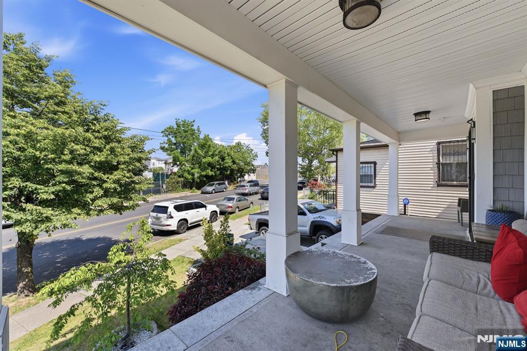 334 1st Avenue - Photo 4