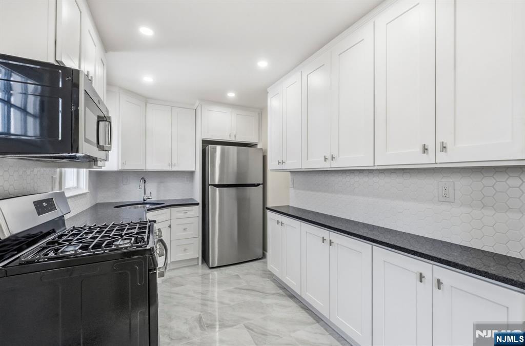573 Conant Street - Photo 5
