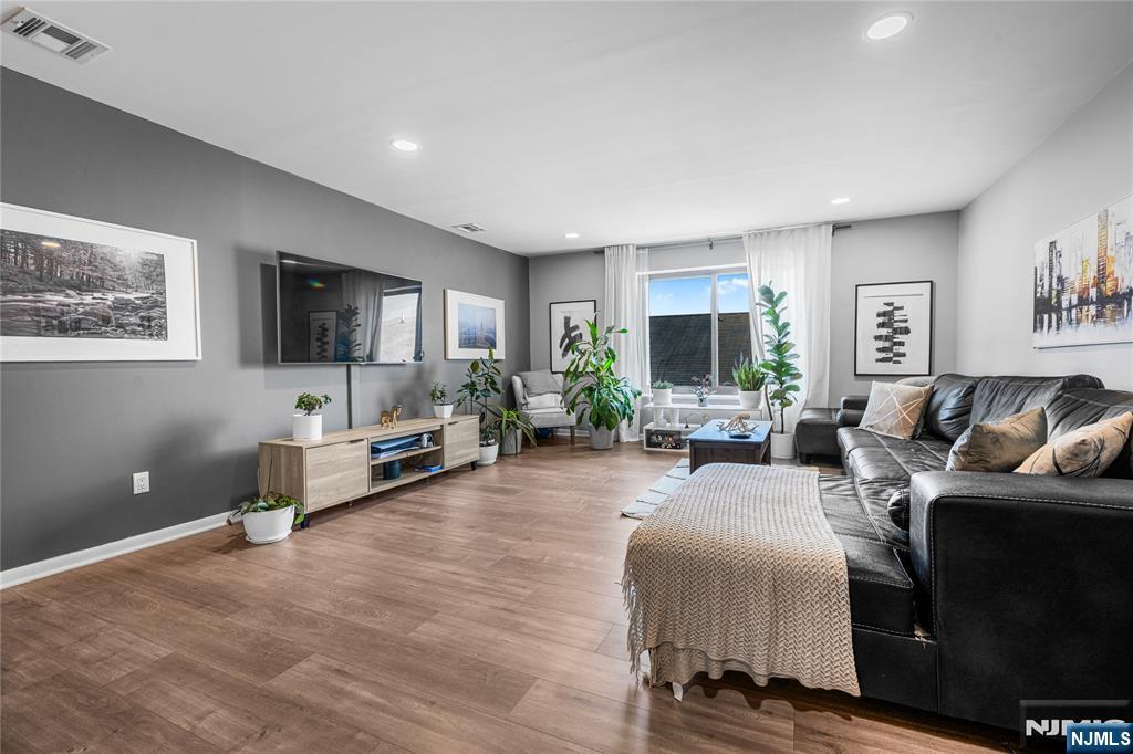 7430 Kennedy Boulevard 304 - Photo 2