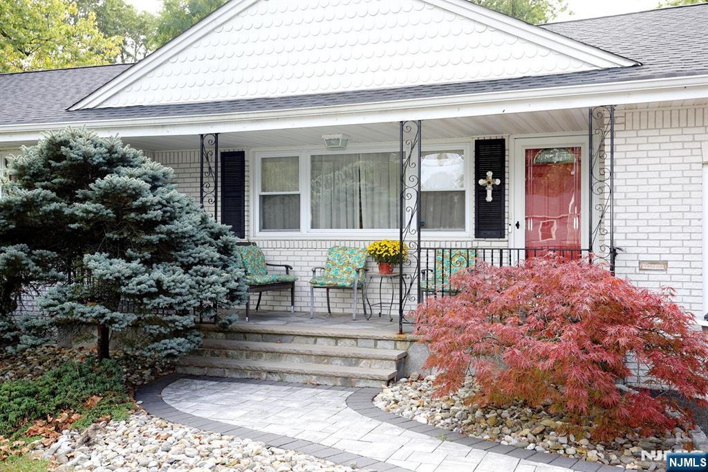 655 Ridgewood Road - Photo 3