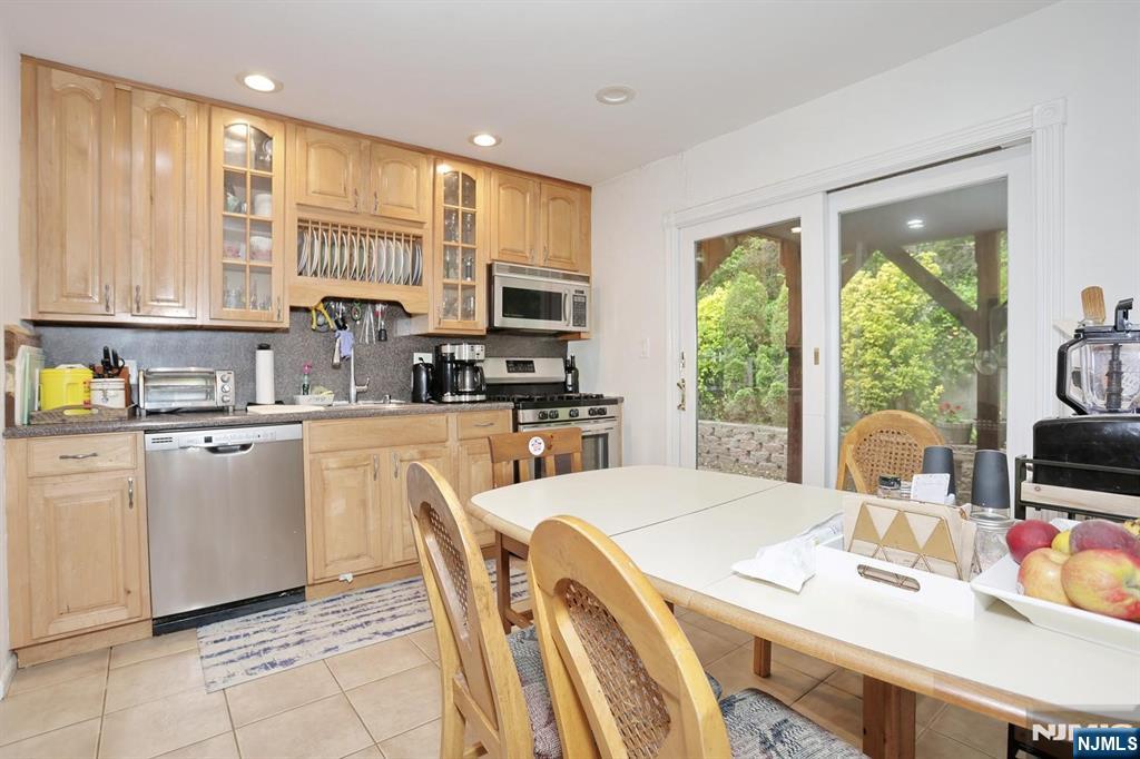 22 Mountain Avenue, Westwood, NJ 07675 Listing Photo  24