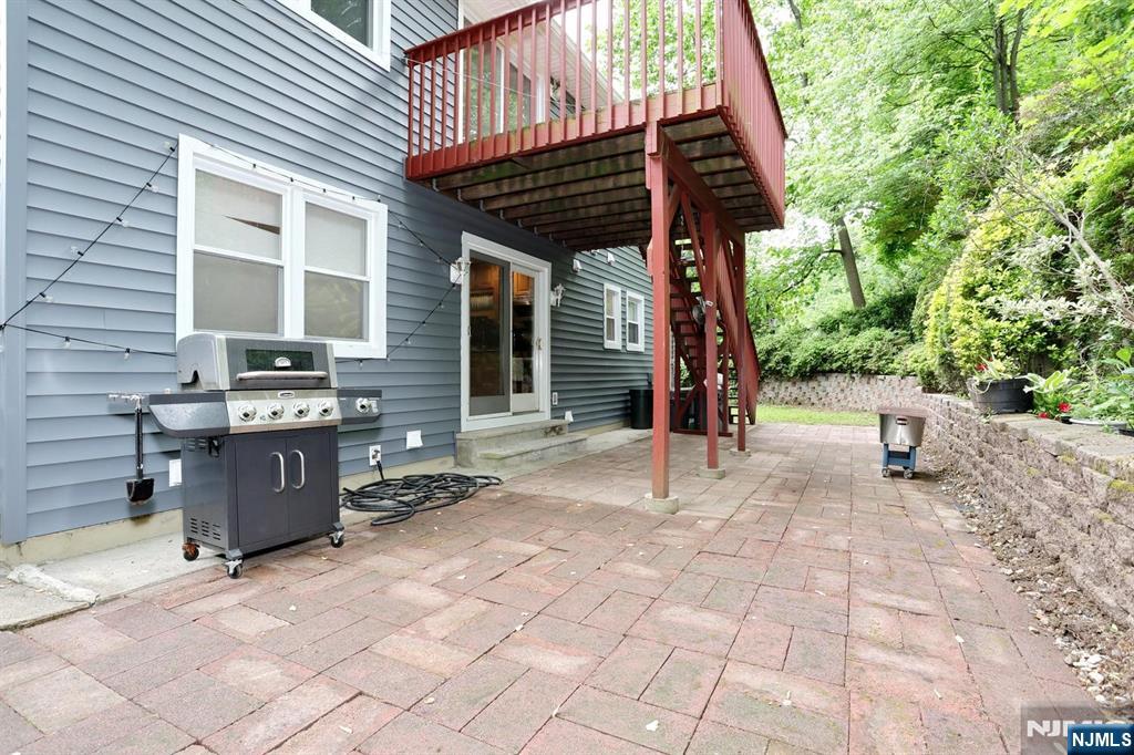 22 Mountain Avenue — photo 47