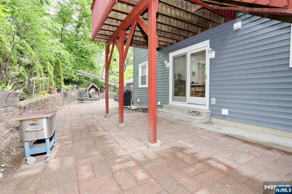 22 Mountain Avenue — photo 48