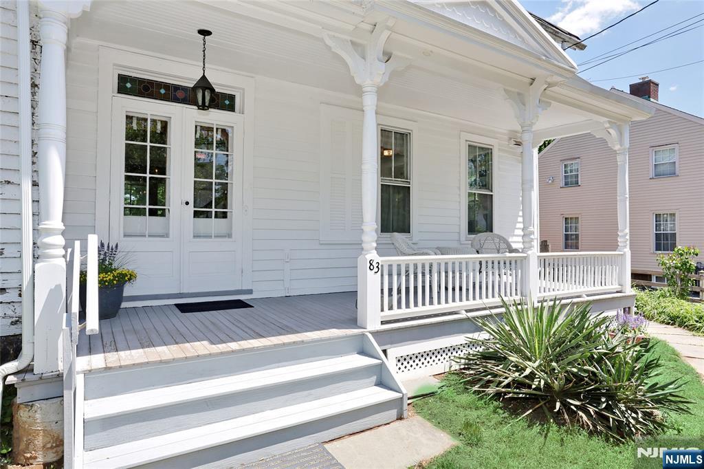 83 Grove Street - Photo 2