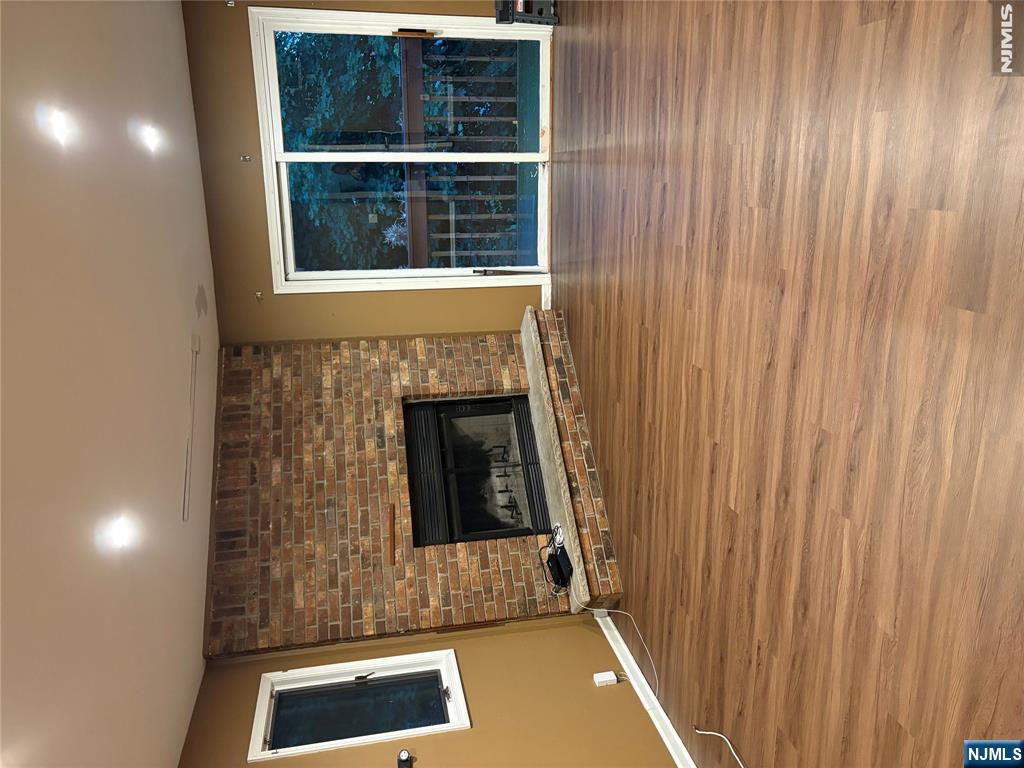 270 Silleck Street 1 - Photo 3