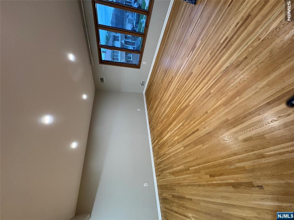 270 Silleck Street 1 - Photo 4
