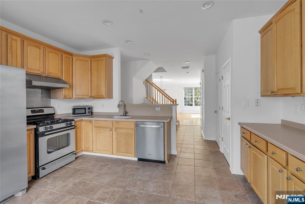 451 Albany Court - Photo 5