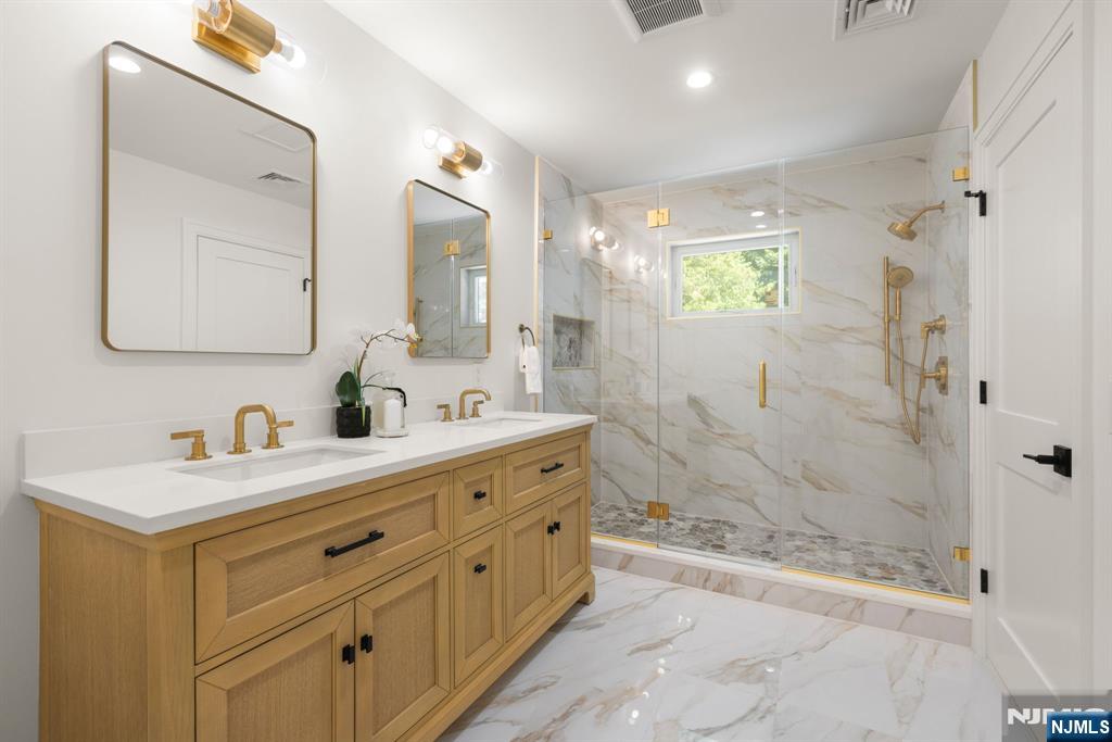34 Parkway — photo 11