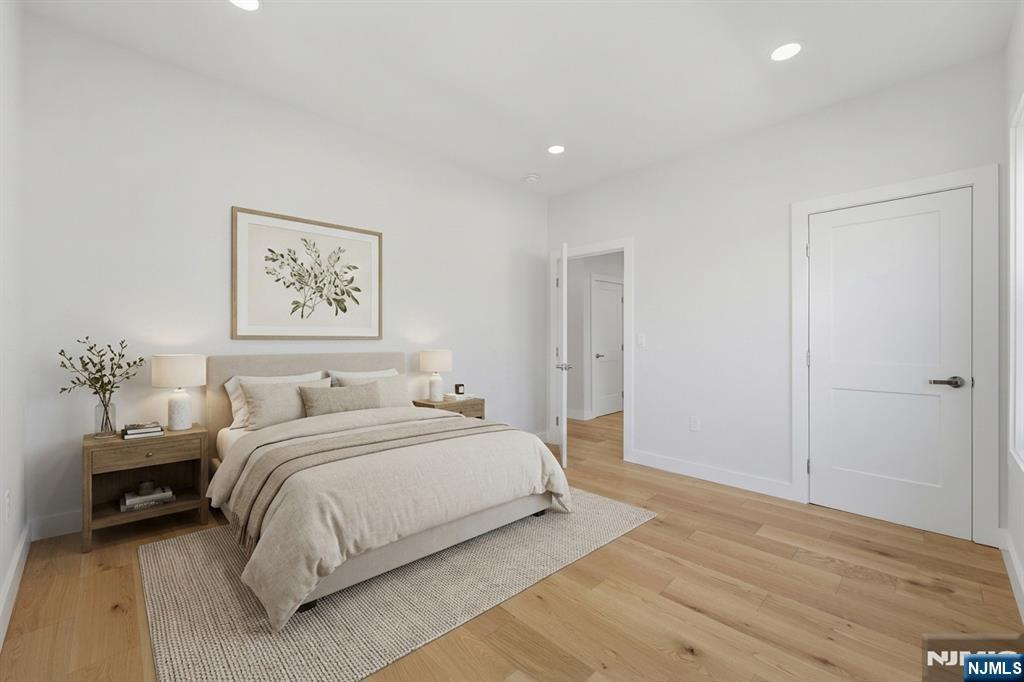 588 Maple Avenue — photo 11