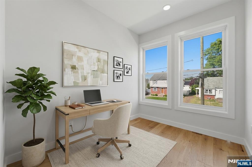 588 Maple Avenue — photo 7