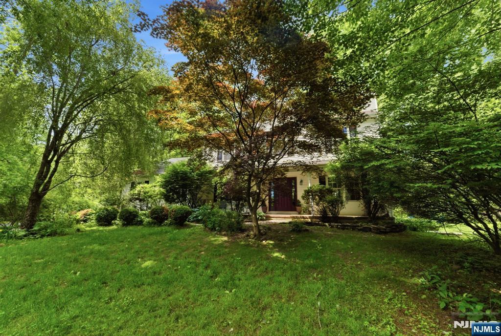Homes for sale in Liberty, NJ | 10 Liberty Woods Dr, Liberty, NJ 07838 | MLS# 26018675